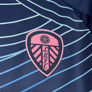 Visuel 2 — Maillot Leeds United 2024-25
