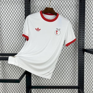 Visuel 1 — Maillot Benfica concept 2025-26
