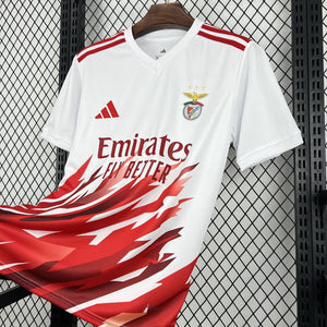 Visuel 2 — Maillot Benfica Concept 2026/27