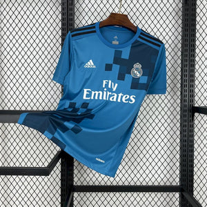 Visuel 1 — Real Madrid maillot foot 2017 2018 retro