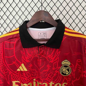 Visuel 2 — Maillot 2024/25 Real Madrid Concept Dragon Rouge