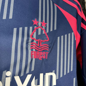Visuel 3 — Maillot Nottingham Forest extérieur 2024-25