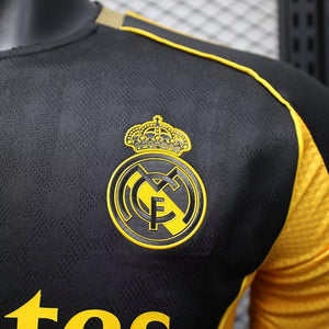 Visuel 3 — Maillot Real Madrid concept 2025-26