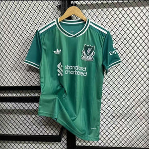 Visuel 4 — Maillot Liverpool 2025-26