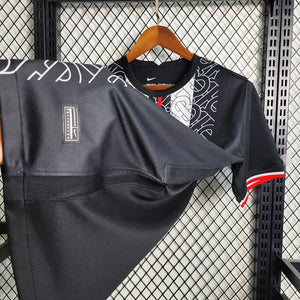 Visuel 4 — Maillot Angleterre foot concept 2024 2025 Burbery