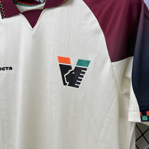 Visuel 2 — Maillot Venezia extérieur 2025-26
