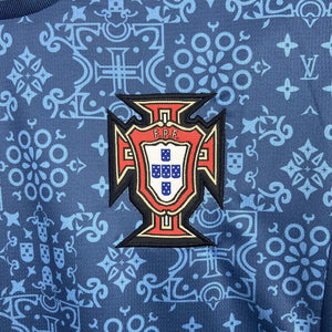 Visuel 3 — Maillot Portugal concept 2025