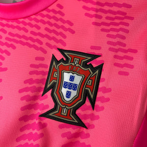 Visuel 3 — Maillot Portugal concept 2026