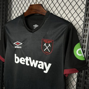 Visuel 3 — Maillot West Ham 2024-25