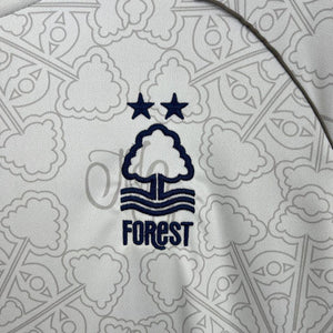 Visuel 4 — Maillot Nottingham Forest extérieur 2025-26