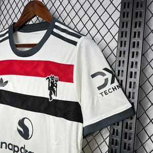 Visuel 3 — Maillot Manchester United 2024 2025 foot third