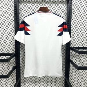 Visuel 2 — Maillot Angleterre concept 2026