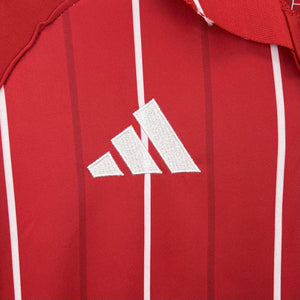 Visuel 4 — Maillot Nottingham Forest 2025-26