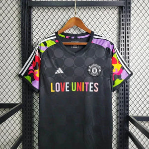 Visuel 2 — Maillot Manchester United 2024 Édition Love Unites