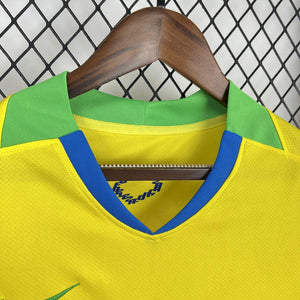 Visuel 2 — MAILLOT BRESIL FEMININ DOMICILE 2025