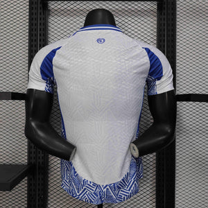 Visuel 3 — Maillot Real Madrid concept 2025-26
