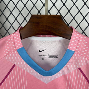 Visuel 5 — Maillot Paris Rose concept 2025