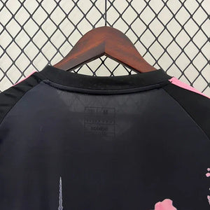 Visuel 3 — Maillot Japon saison 2023-2024 édition spéciale dragon noir et rose