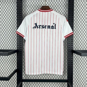 Visuel 2 — Maillot Arsenal concept 2025-26