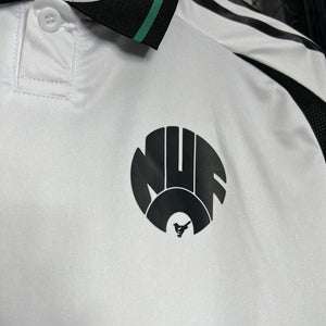 Visuel 3 — Maillot Newcastle 2024-25