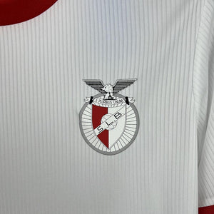 Visuel 3 — Maillot Benfica concept 2025-26