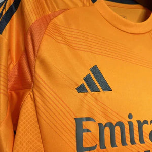 Visuel 4 — MAILLOT RÉAL MADRID EXTÉRIEUR 2024/25