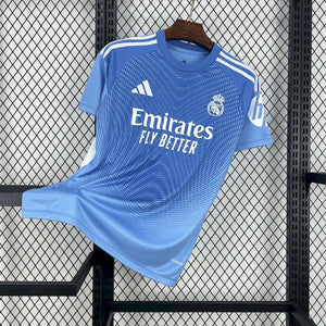 Visuel 1 — Maillot Real Madrid concept 2025-26