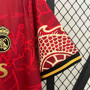 Visuel 4 — Maillot 2024/25 Real Madrid Concept Dragon Rouge