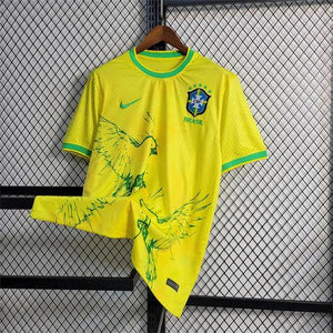 Visuel 2 — Maillot 24/25 Édition Spéciale Oiseau Jaune Du Brésil