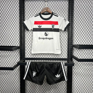 Visuel 1 — Kit Enfant Manchester United 2024-25