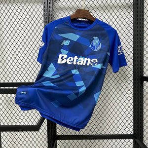 Visuel 1 — Maillot Porto concept 2024-25