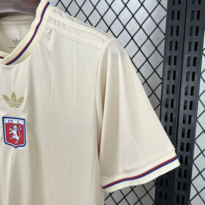 Visuel 3 — Maillot Lyon concept 2025-26