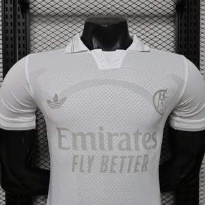 Visuel 3 — Maillot Real Madrid concept 2026-27