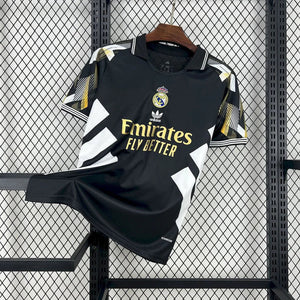 Visuel 1 — Maillot Real Madrid concept 2025-26