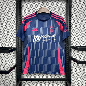 Visuel 1 — Maillot Nottingham Forest extérieur 2024-25