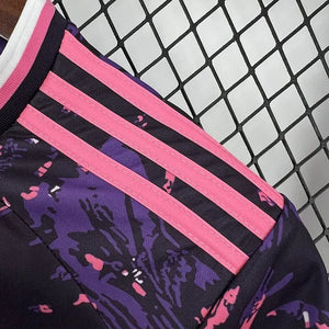 Visuel 2 — Maillot Real Madrid foot concept rose 2024 2025