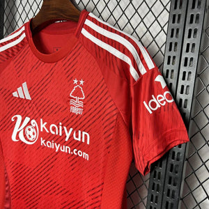 Visuel 4 — Maillot Nottingham Forest 2024-25