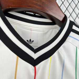 Visuel 4 — Maillot Japon extérieur coupe du monde 2026