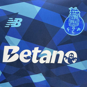 Visuel 5 — Maillot Porto concept 2024-25