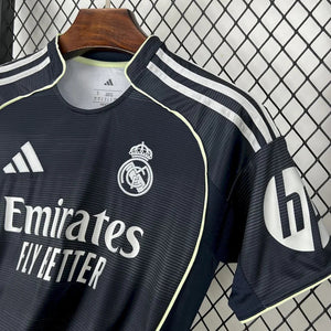 Visuel 3 — Maillot Real Madrid extérieur 2025-26