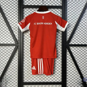 Visuel 2 — Kits Enfants FC Bayern 2025/26 Domicile
