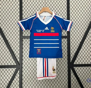 Visuel 1 — Kits Enfants France 1998