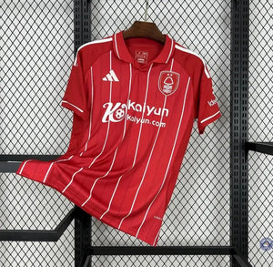 Visuel 1 — Maillot Nottingham Forest 2025/26 Domicile